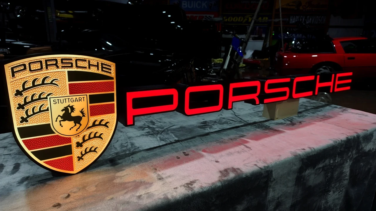 Porsche - Image 5 of 17