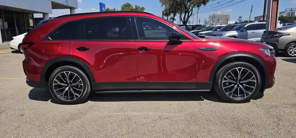 2025 Mazda CX-70 - Image 3 of 7