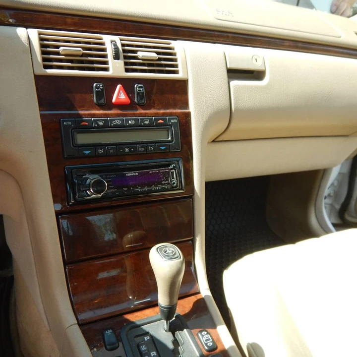 1998 Mercedes-Benz W210 E-Class - Image 17 of 23