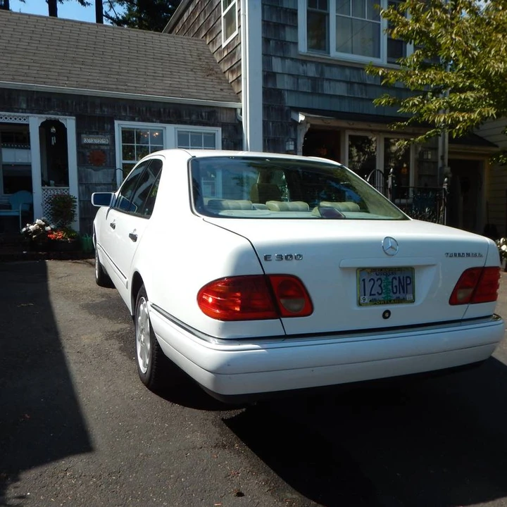 1998 Mercedes-Benz W210 E-Class - Image 4 of 23