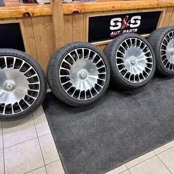 Maybach 20" Wheel Set with Goodyear Eagle Tires