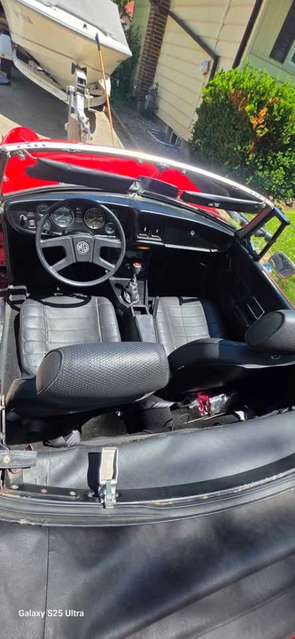 MG MGB Roadster - Image 7 of 10
