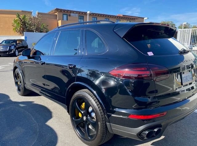 2017 Porsche 958 Cayenne Turbo S - Image 2 of 4