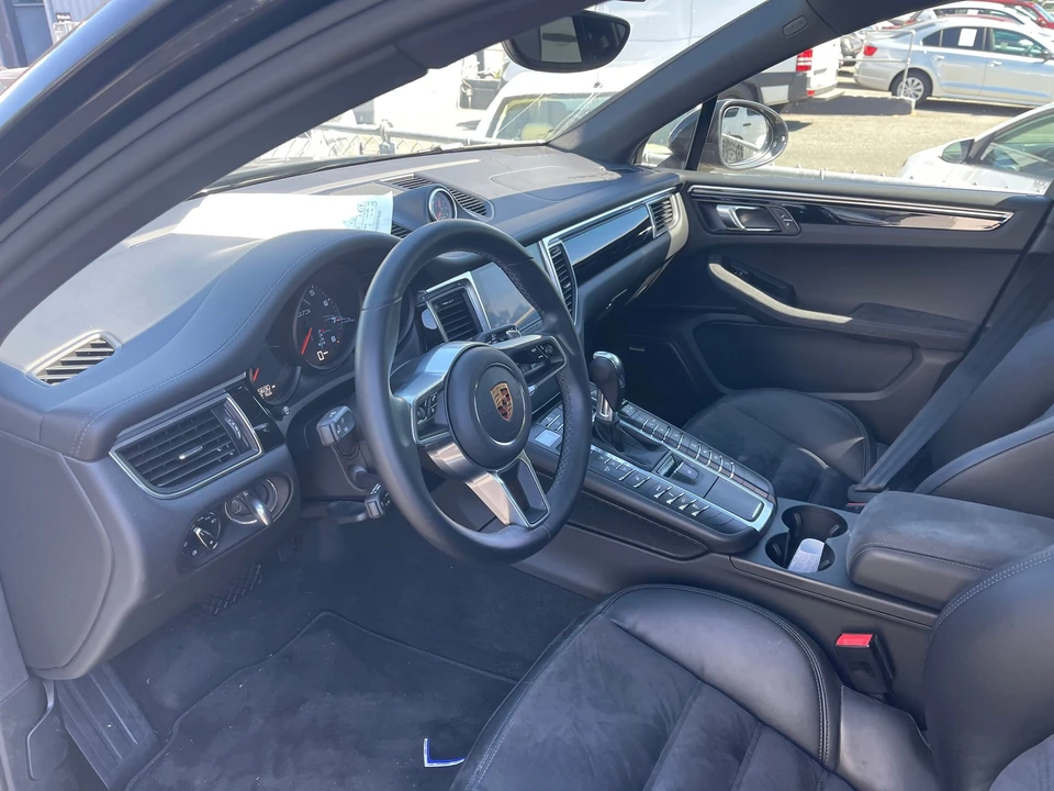 2018 Porsche Macan GTS - Image 9 of 14