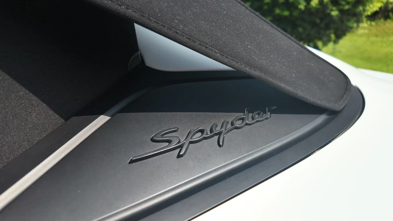 2021 Porsche 718 Boxster Spyder - Image 21 of 24