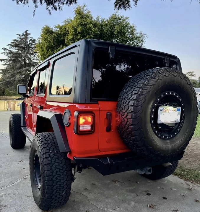2018 Jeep JL Wrangler - Image 2 of 3