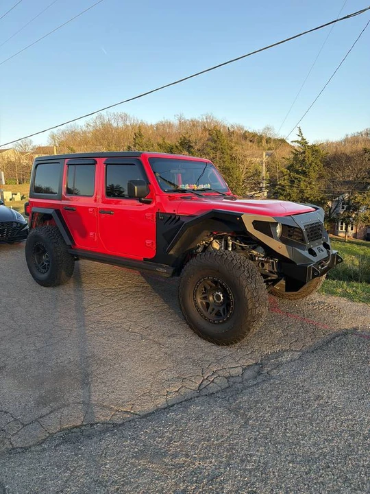 2018 Jeep JL Wrangler - Image 3 of 3