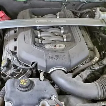 Ford Mustang GT 5.0L Coyote Engine (2012)
