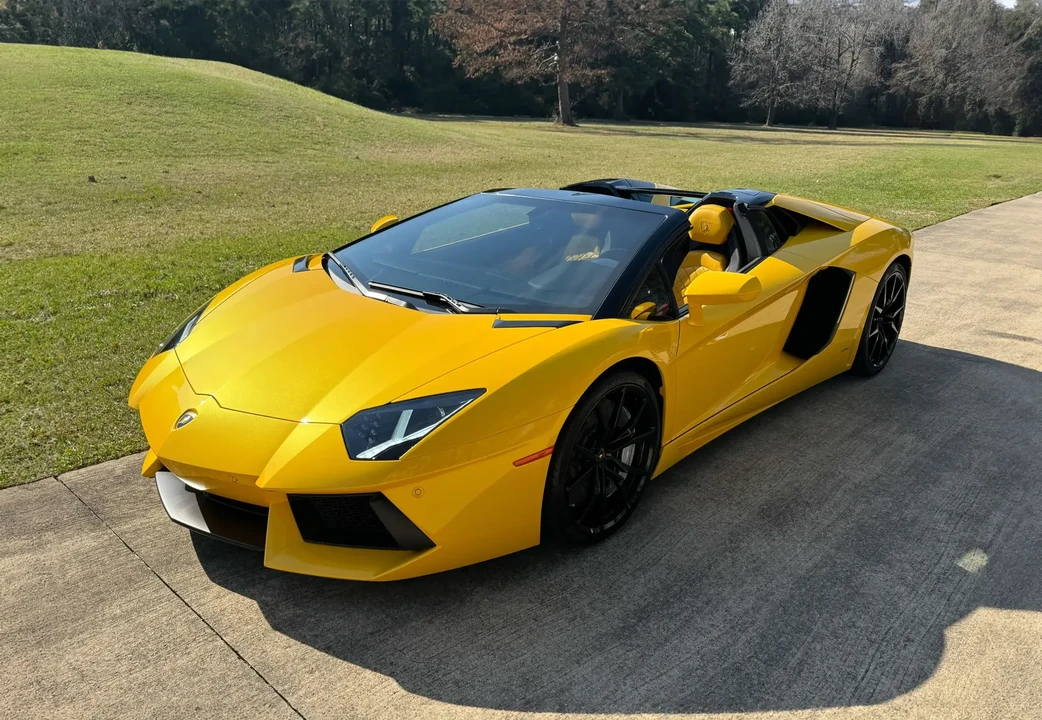2015 Lamborghini Aventador LP700-4 - Image 4 of 6