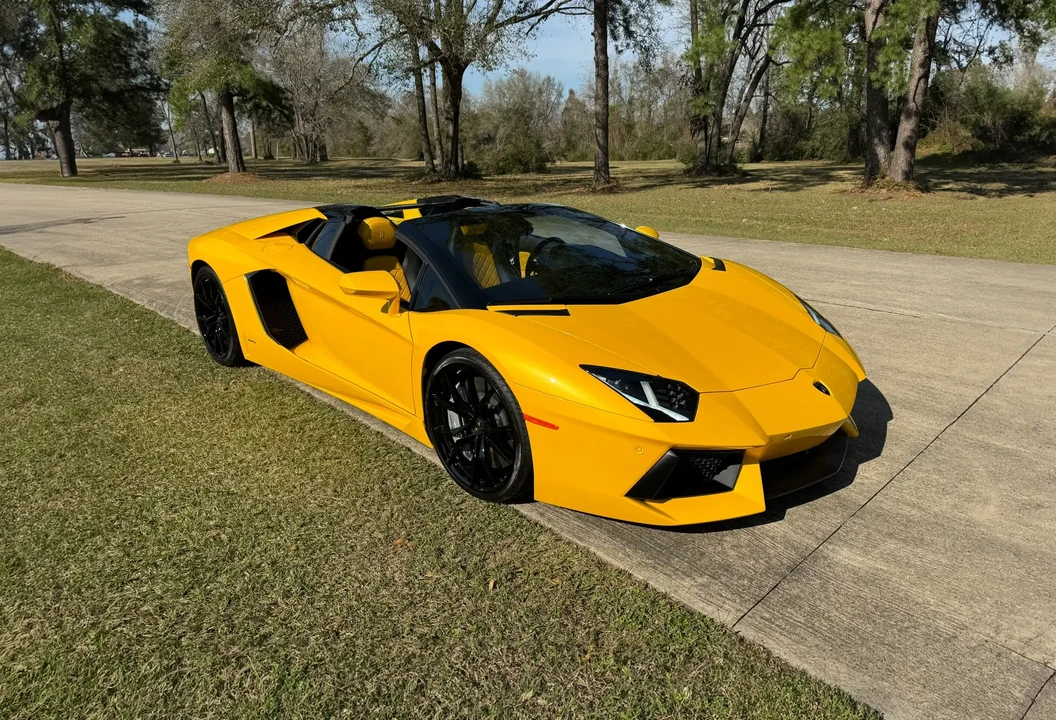 2015 Lamborghini Aventador LP700-4 - Image 2 of 6