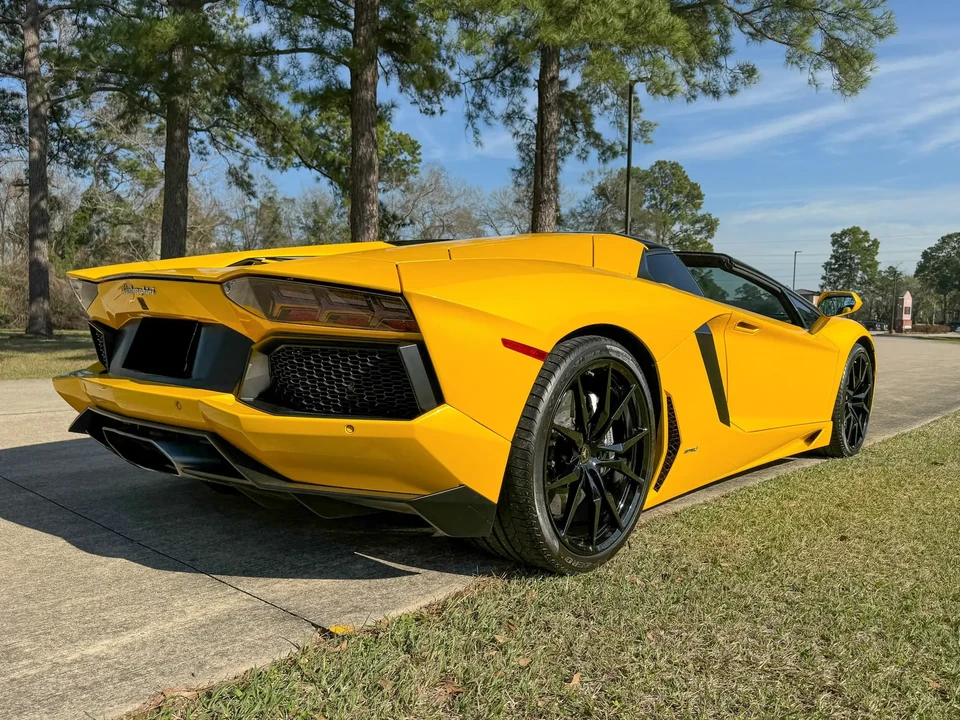2015 Lamborghini Aventador LP700-4 - Image 6 of 6