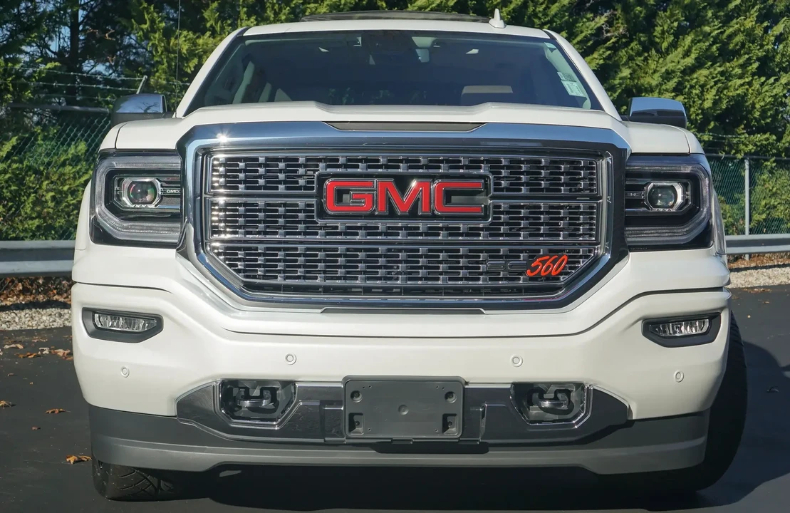 2017 GMC Sierra 4th Gen - Image 2 of 6