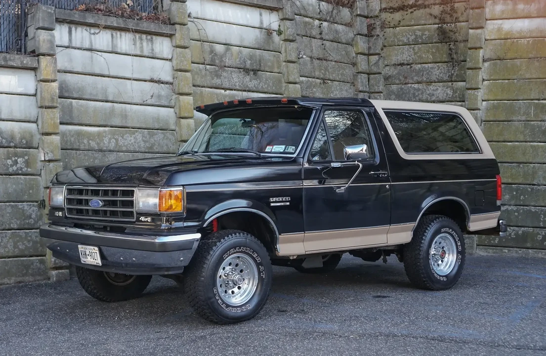1990 Ford Bronco 4th Gen - Image 2 of 6