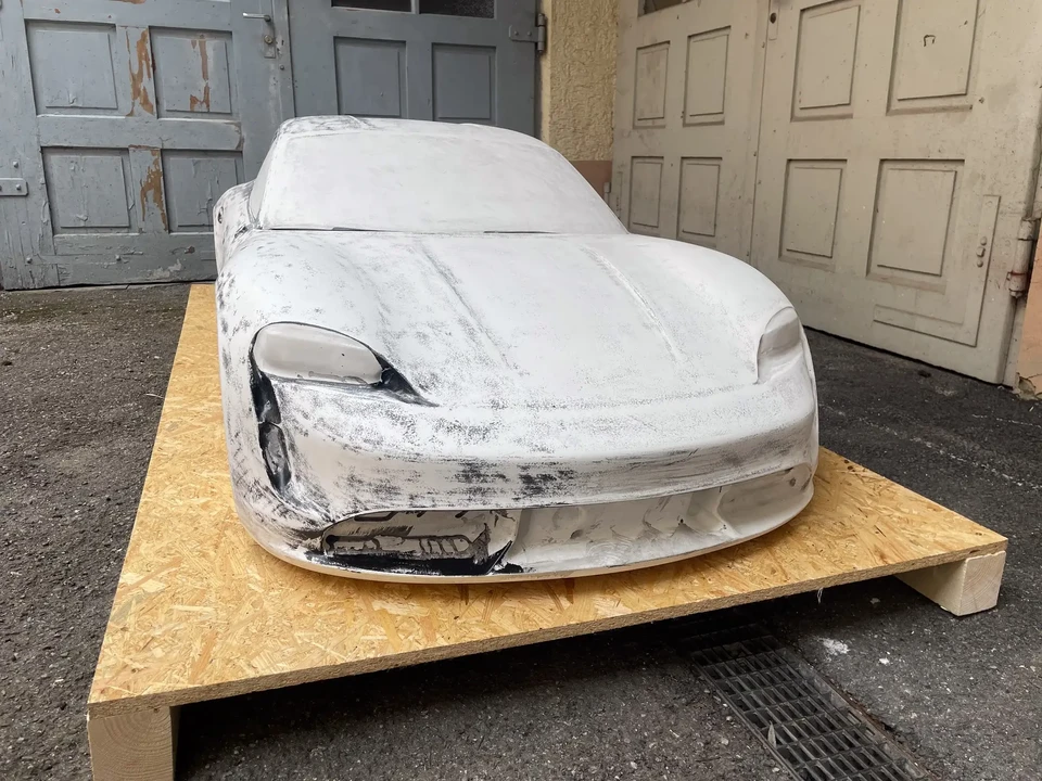 Porsche Taycan Turbo S - Image 2 of 31
