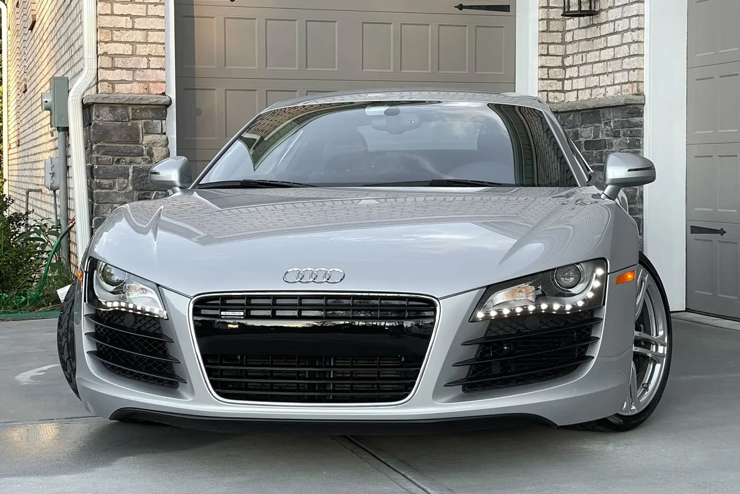 2010 Audi 42 R8 - Image 6 of 6