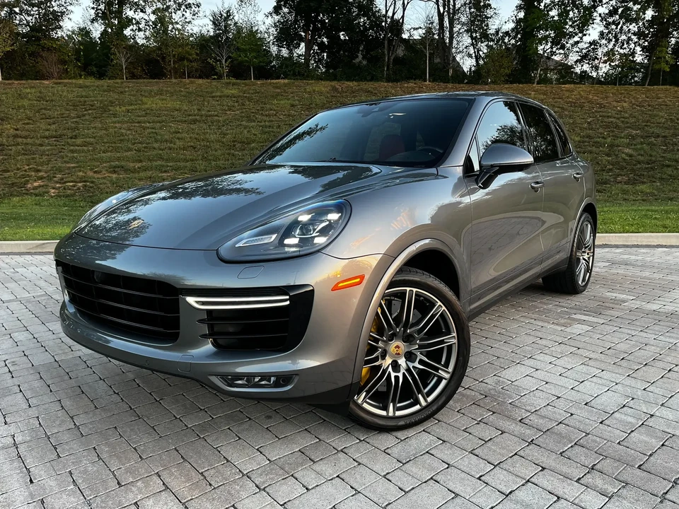 2017 Porsche 958 Cayenne Turbo S - Image 2 of 6