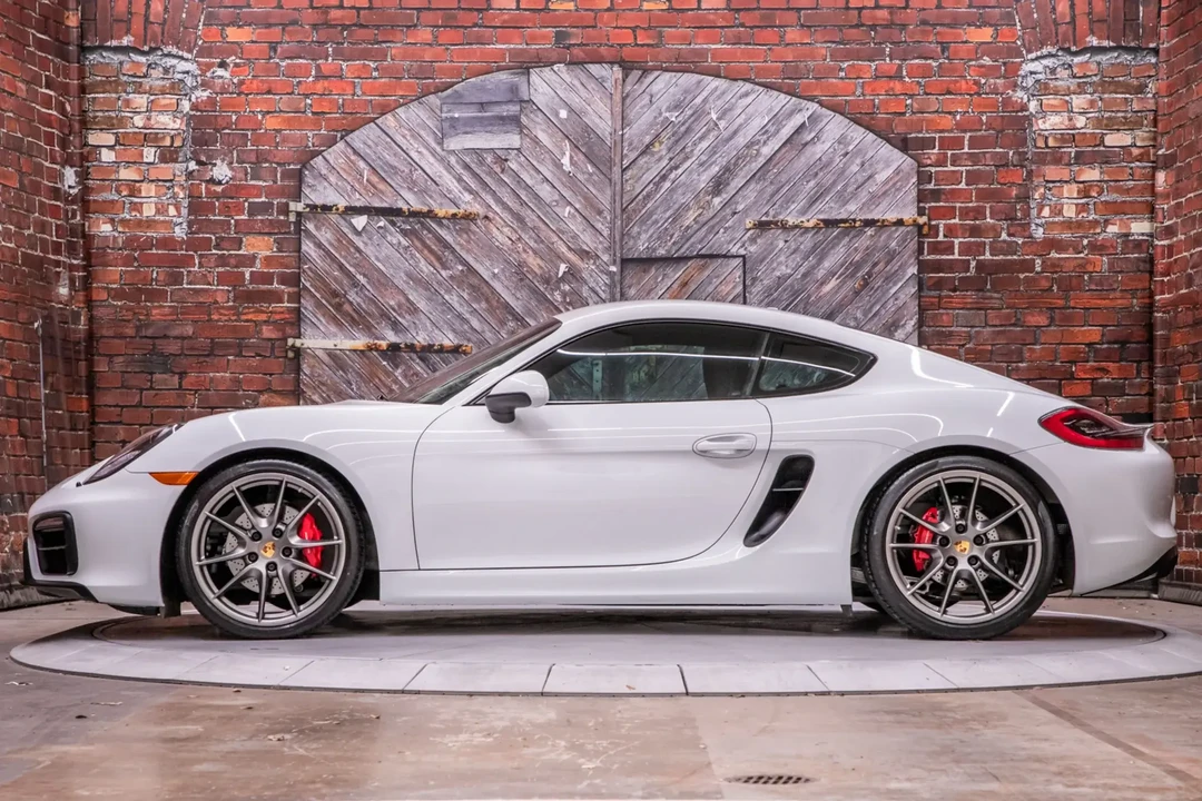2016 Porsche 981 Cayman GTS - Image 2 of 6