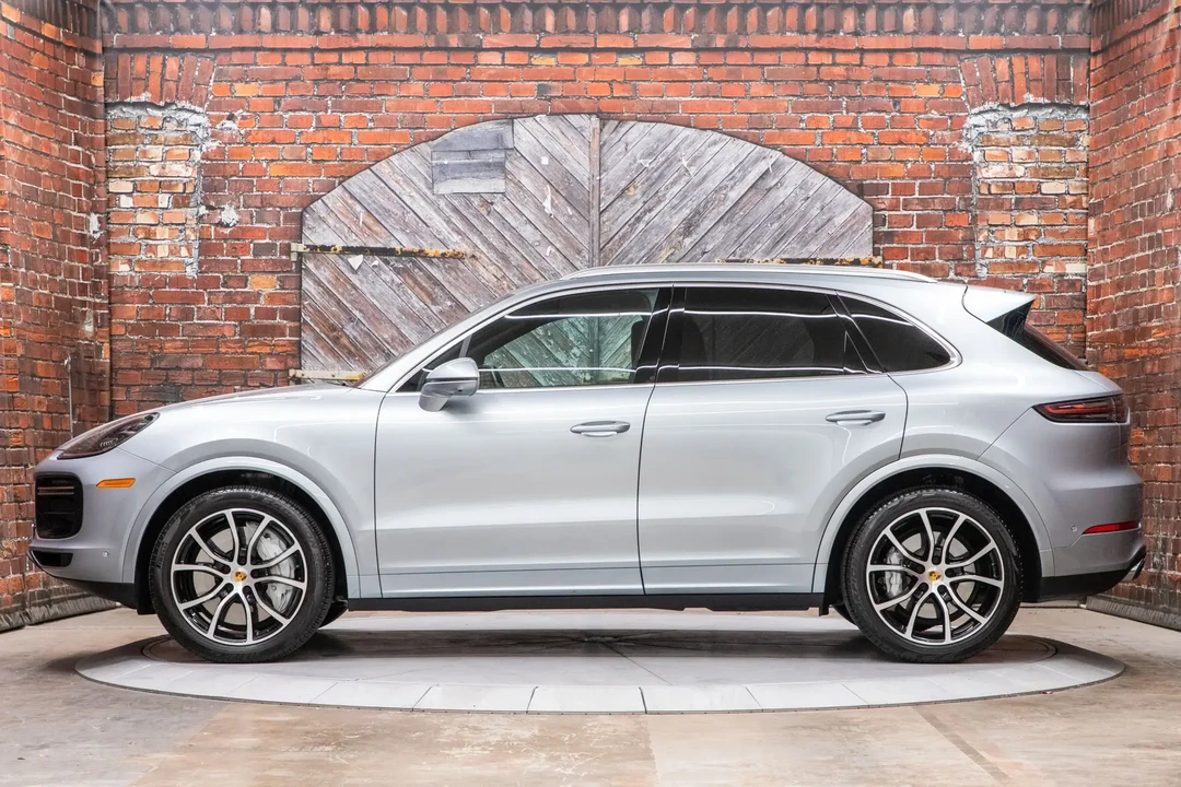 2022 Porsche 9Y0/9Y3 Cayenne Turbo - Image 2 of 6