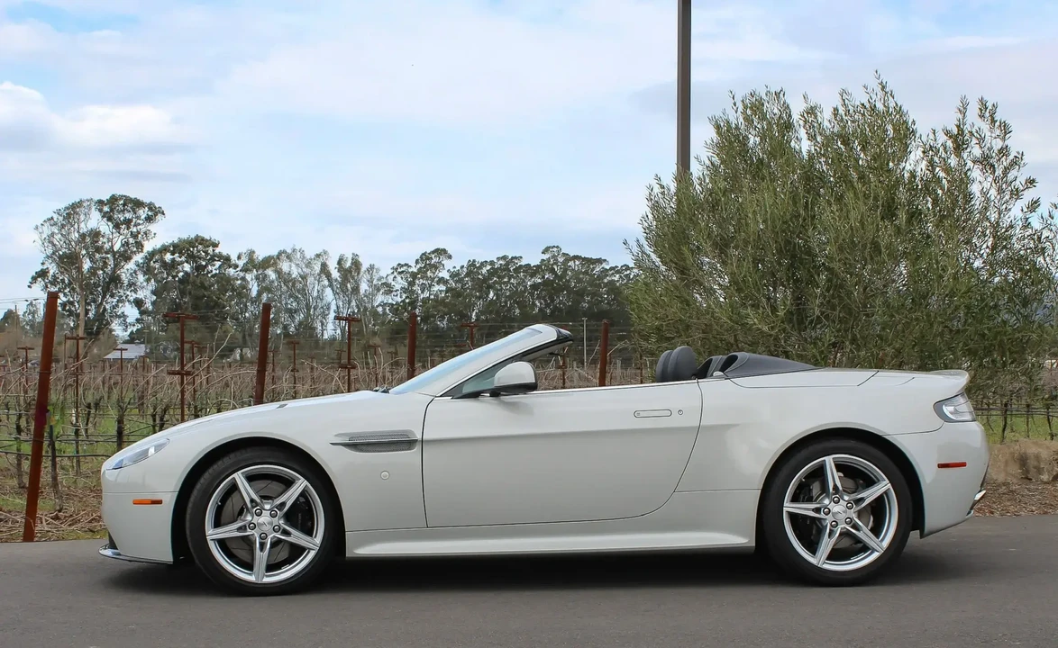 2016 Aston Martin V8 Vantage (2006-2017) - Image 4 of 6