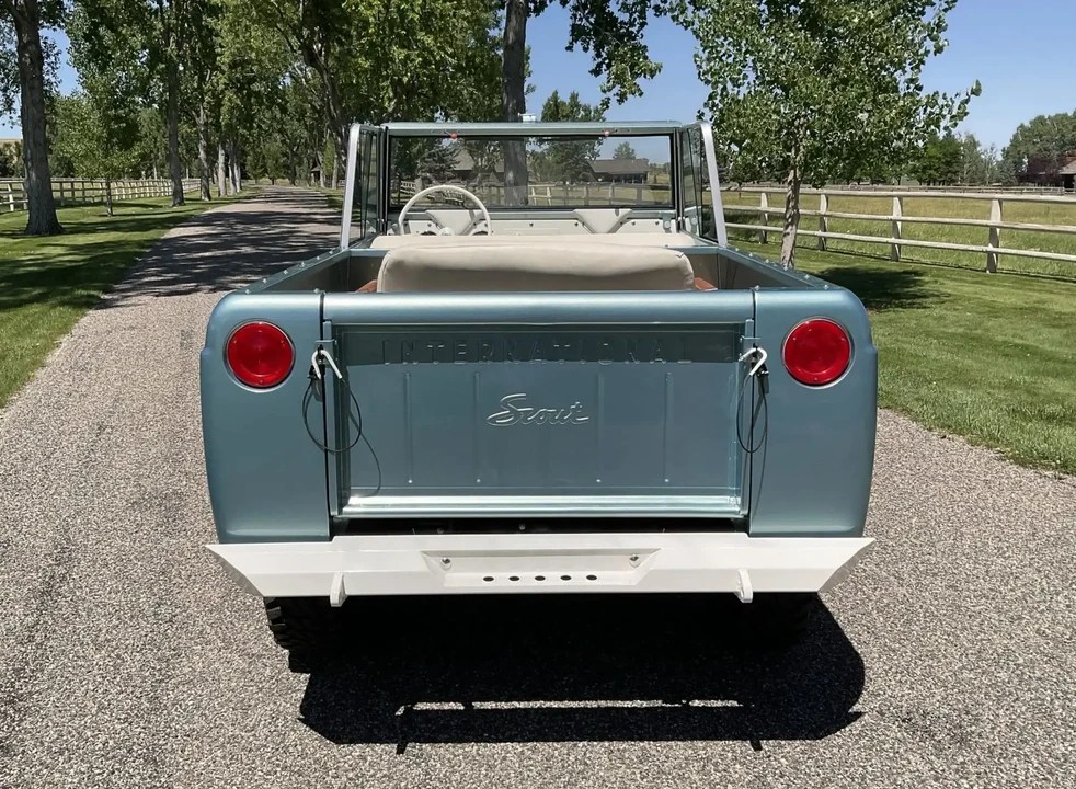 1961 International - Image 6 of 6