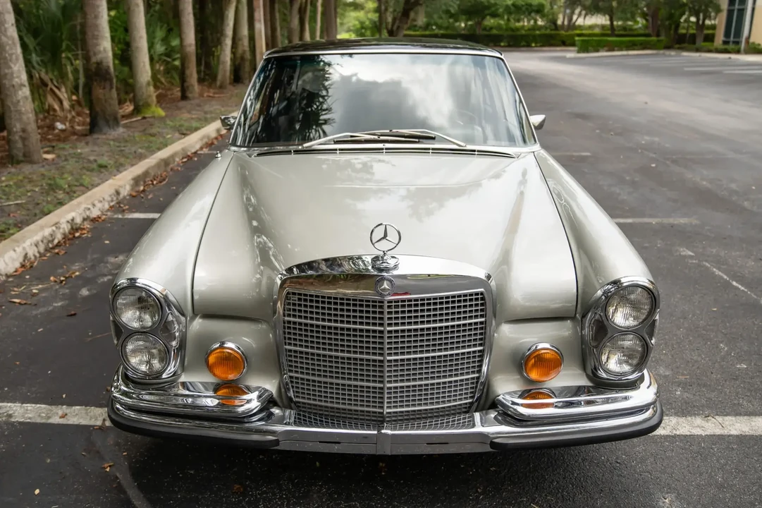 1970 Mercedes-Benz 300SEL 6.3 - Image 2 of 6