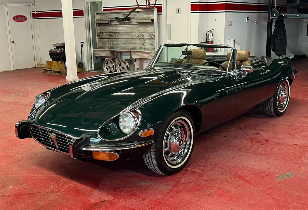 1974 Jaguar E-Type Series 3 V12 - Image 4 of 6