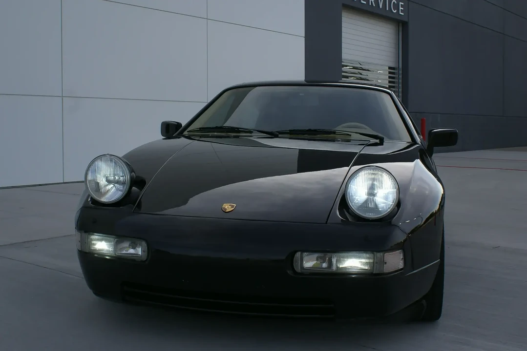 1988 Porsche 928 S4 - Image 3 of 6