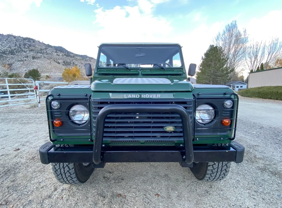 1994 Land Rover Defender 110 - Image 5 of 6