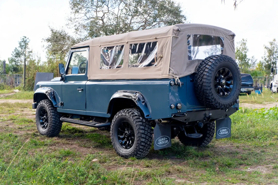 1995 Land Rover Defender 110 - Image 3 of 6