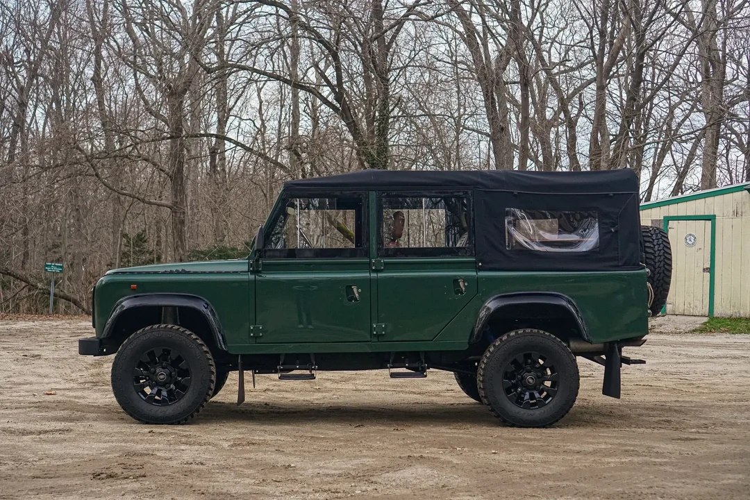 1997 Land Rover Defender 110 - Image 4 of 6