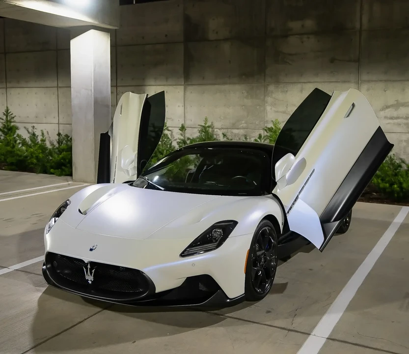 2022 Maserati MC20 - Image 2 of 6