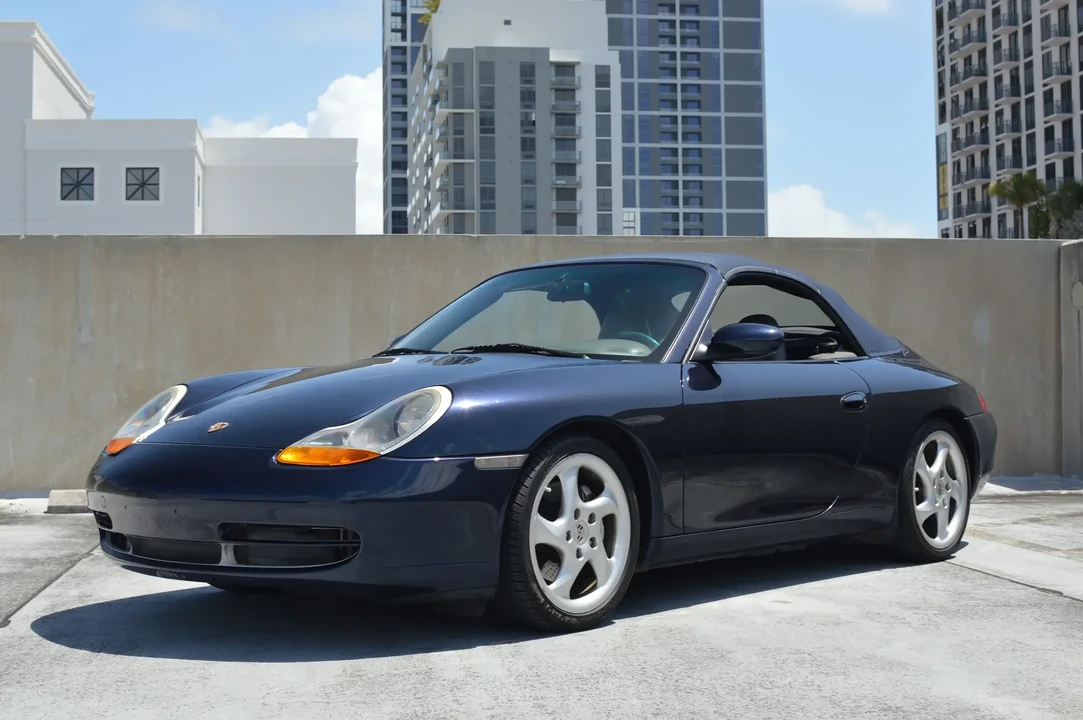 2000 Porsche 996 Carrera 4 - Image 2 of 5