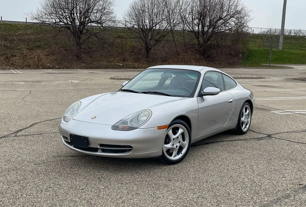 2000 Porsche 996 Carrera 4 - Image 5 of 6