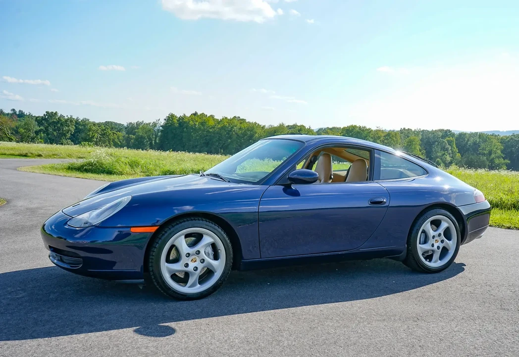 2001 Porsche 996 Carrera 4 - Image 4 of 6