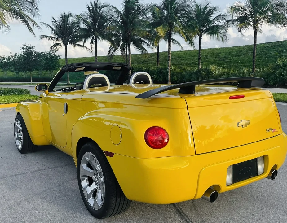 2003 Chevrolet SSR - Image 6 of 6