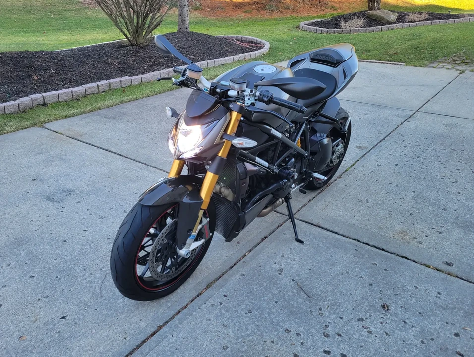 2011 Ducati Streetfighter - Image 2 of 6