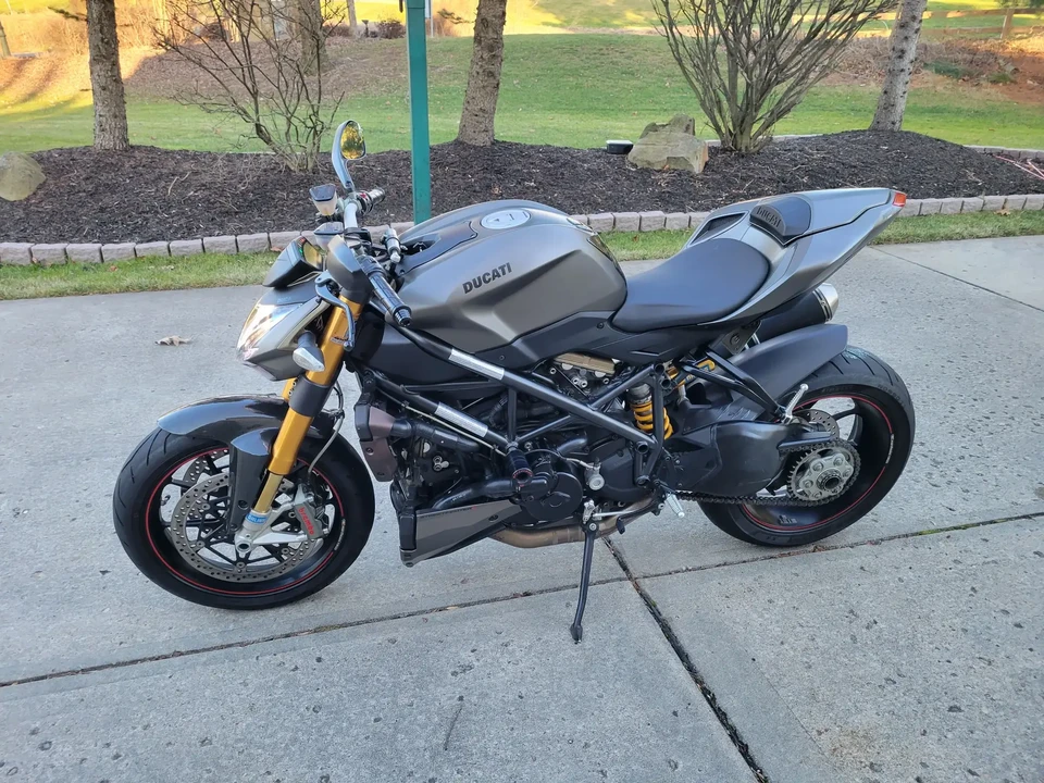 2011 Ducati Streetfighter - Image 3 of 6