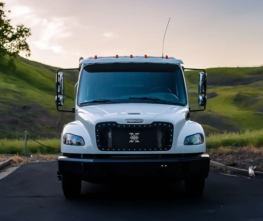 2014 Freightliner - Image 2 of 6