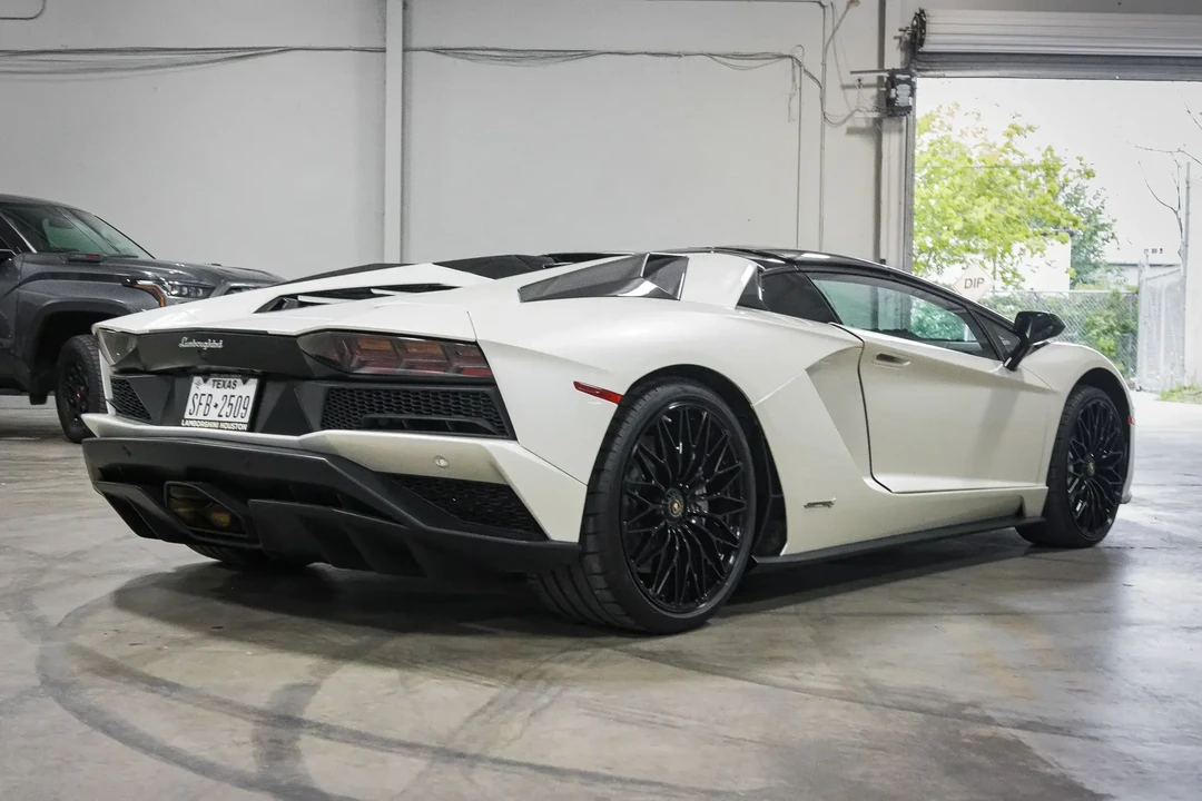 2019 Lamborghini Aventador S LP740-4 - Image 6 of 6