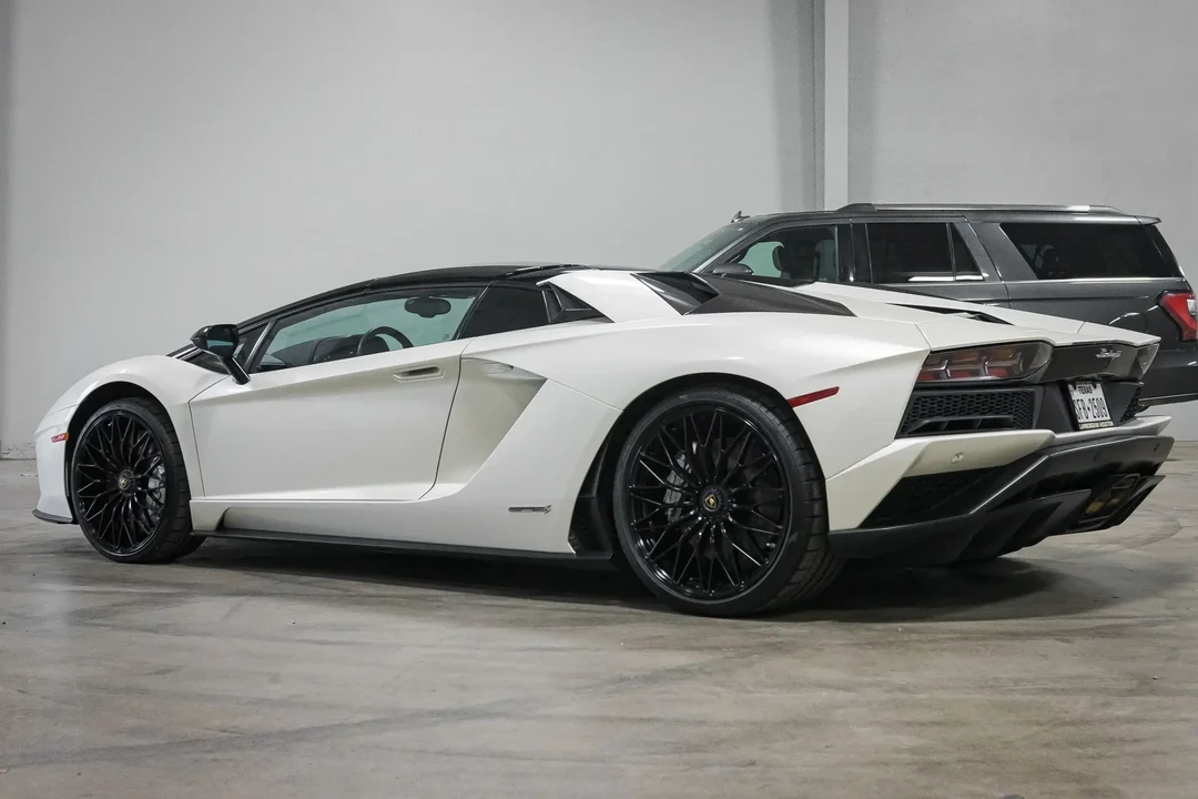 2019 Lamborghini Aventador S LP740-4 - Image 4 of 6