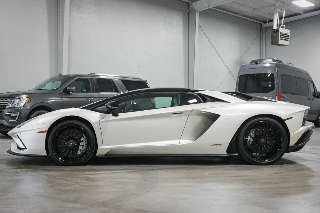 2019 Lamborghini Aventador S LP740-4 - Image 3 of 6