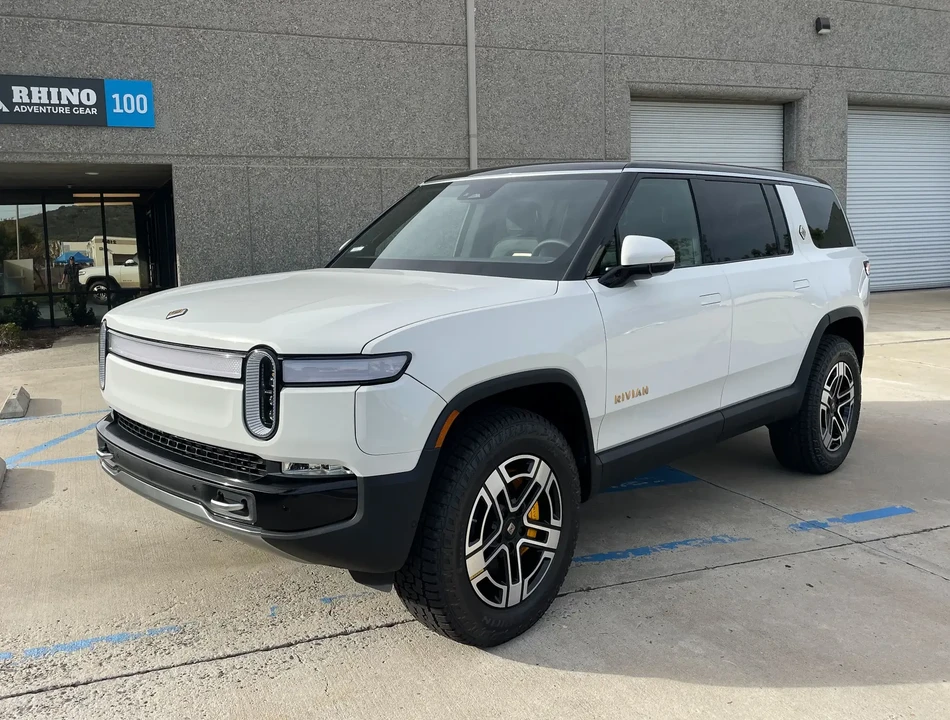 2022 Rivian R1S - Image 6 of 6