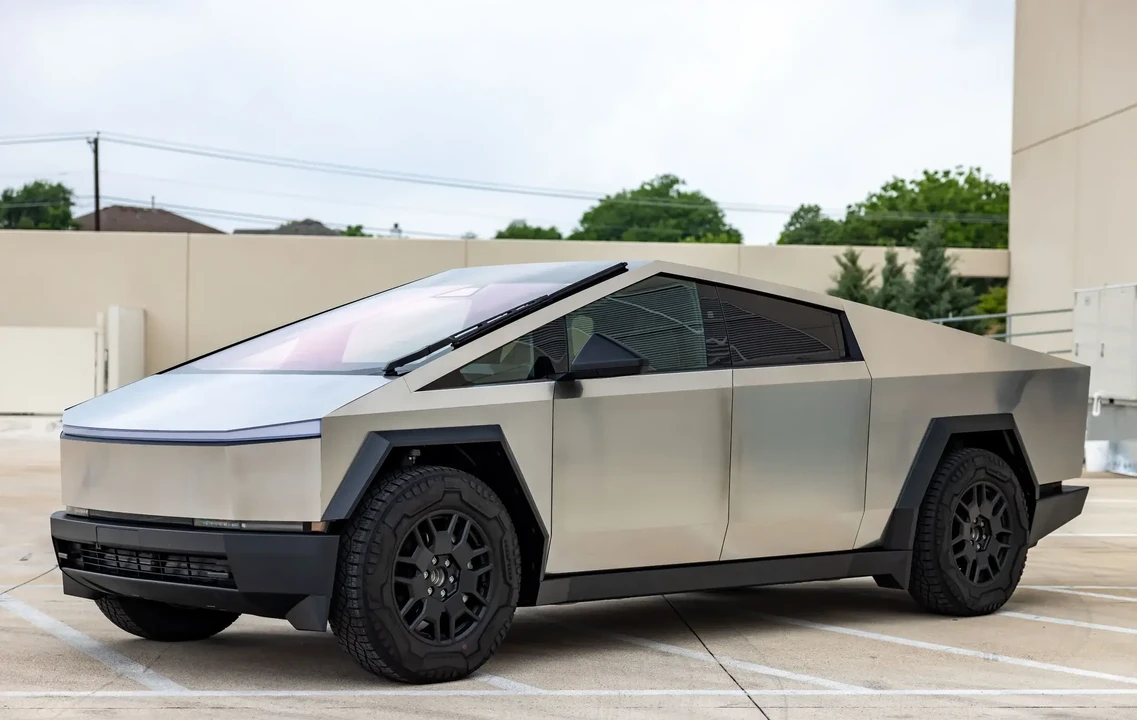 2024 Tesla Cybertruck - Image 2 of 6