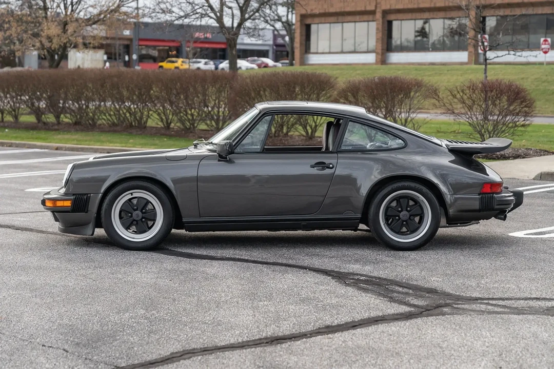1989 Porsche 911 Carrera 3.2 - Image 4 of 6