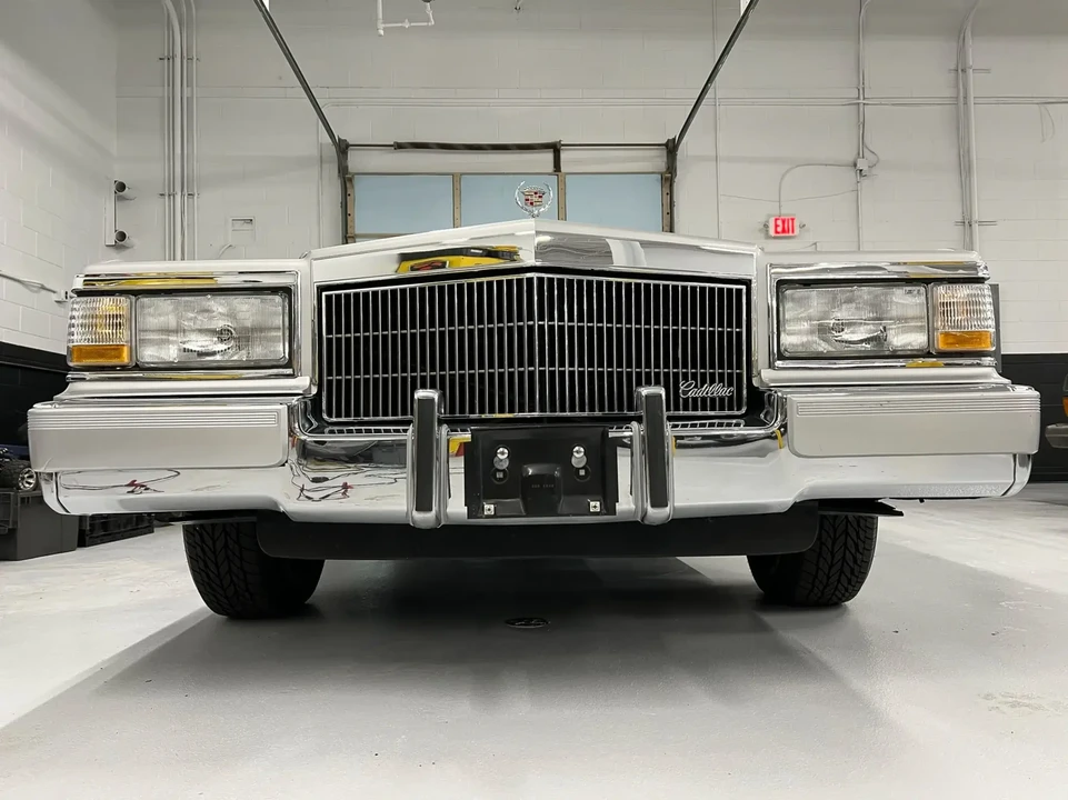 1992 Cadillac Brougham - Image 4 of 6