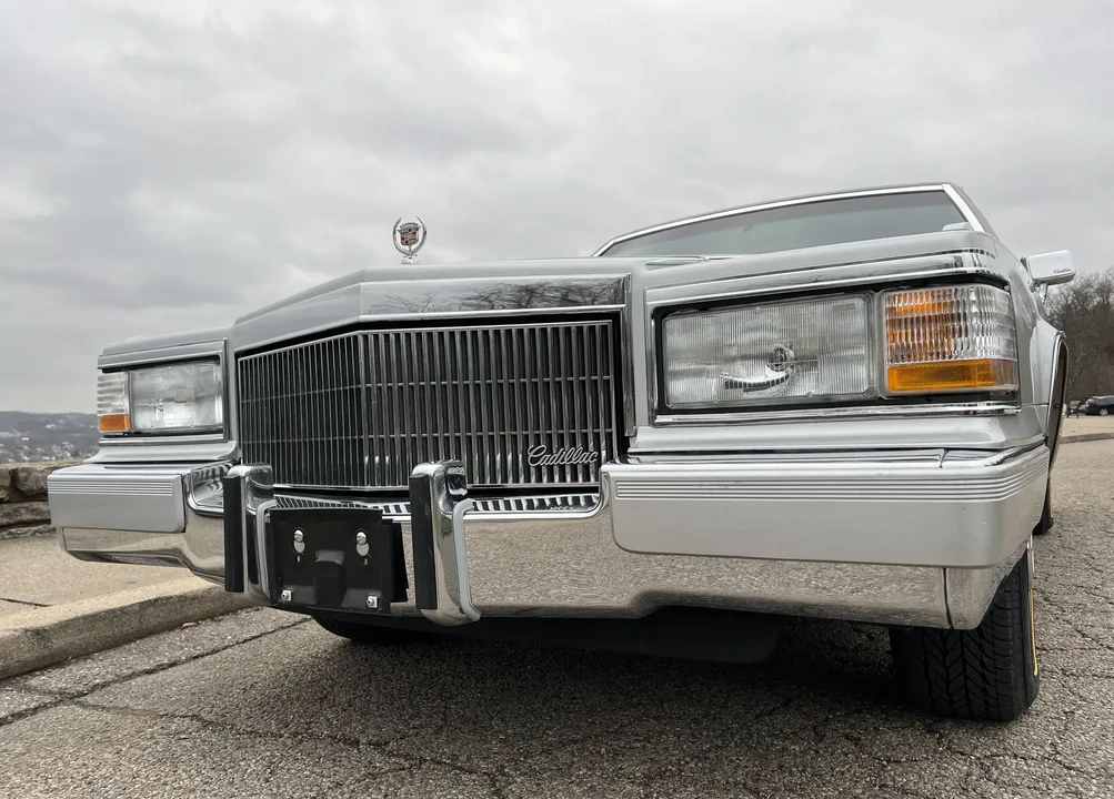 1992 Cadillac Brougham - Image 5 of 6