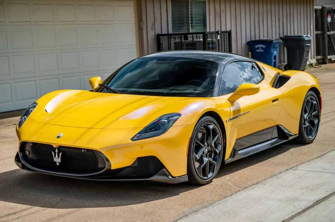 2022 Maserati MC20 - Image 2 of 6