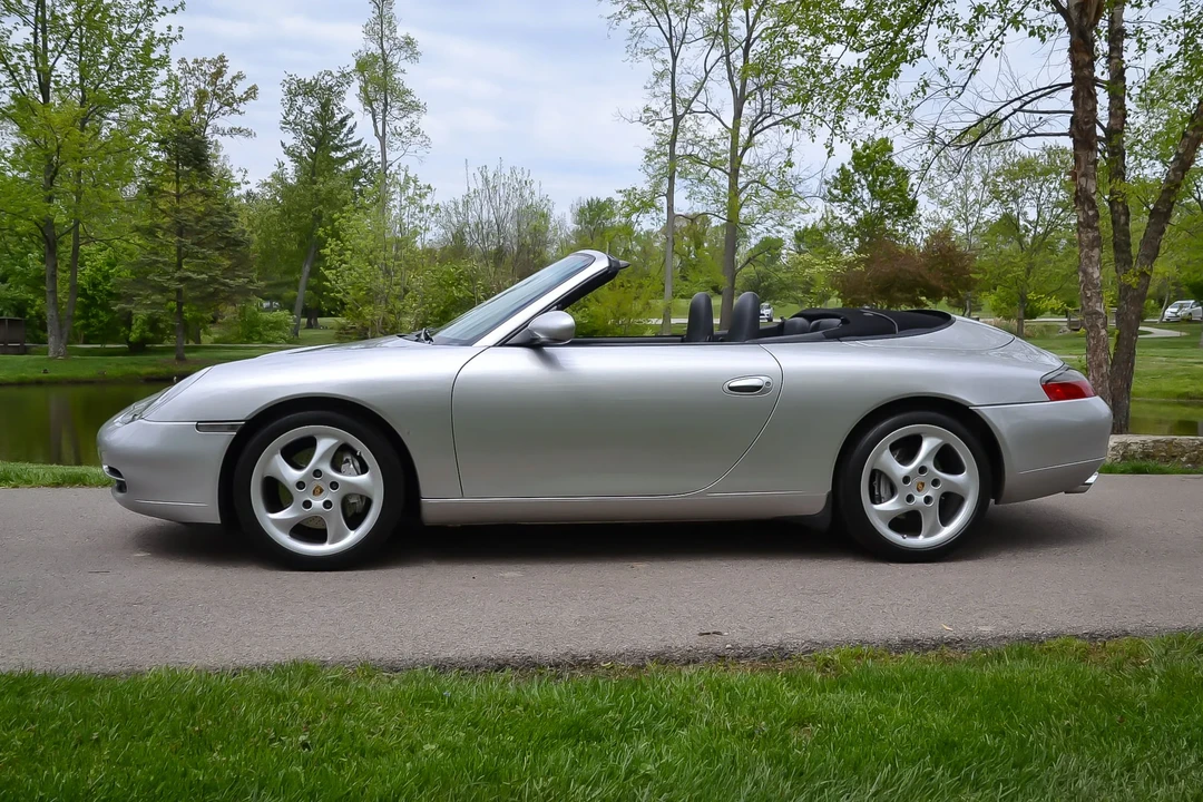 2001 Porsche 996 Carrera 4 - Image 5 of 6