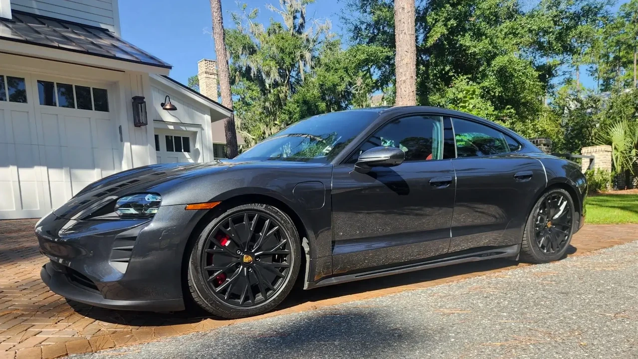 2022 Porsche Taycan GTS - Image 3 of 6