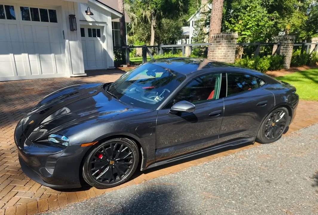 2022 Porsche Taycan GTS - Image 4 of 6